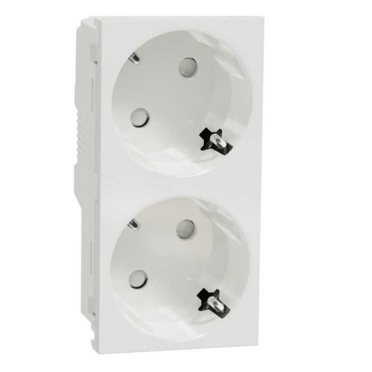 Kit puesto de trabajo empotrar 3 filas 4 schukos y 2 RJ45 blanco New Unica System+