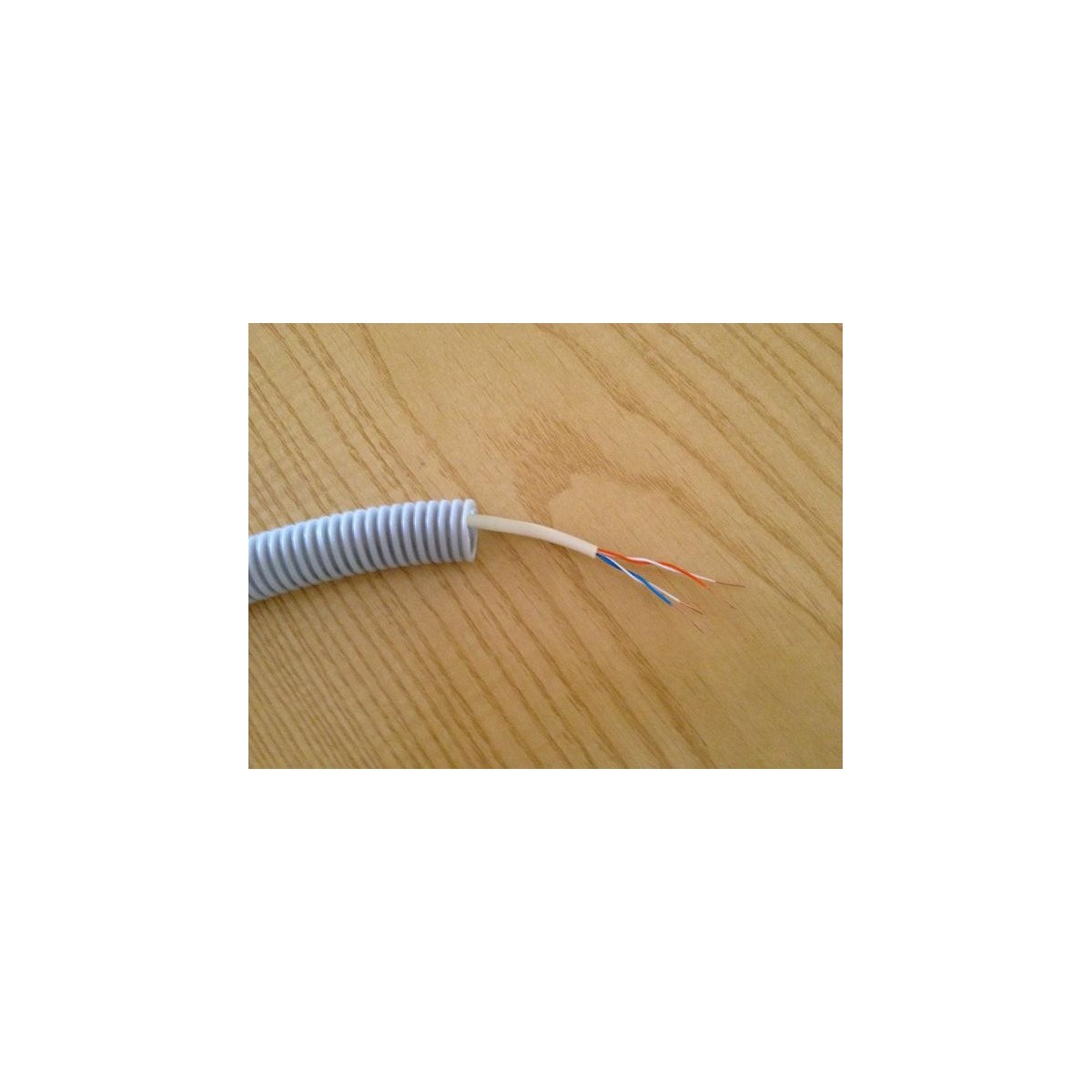 Tubo precableado 20mm + Cable de telefono 2 pares 2x2x0.51mm2 Rollo 50 Mts